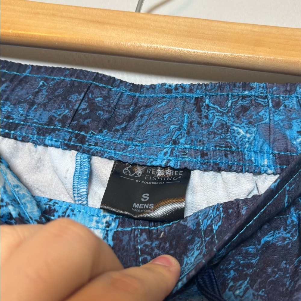 NWT REALTREE OHANA Men's Blue Patterned Swim Shorts Sz Small - Picture 5 of 7